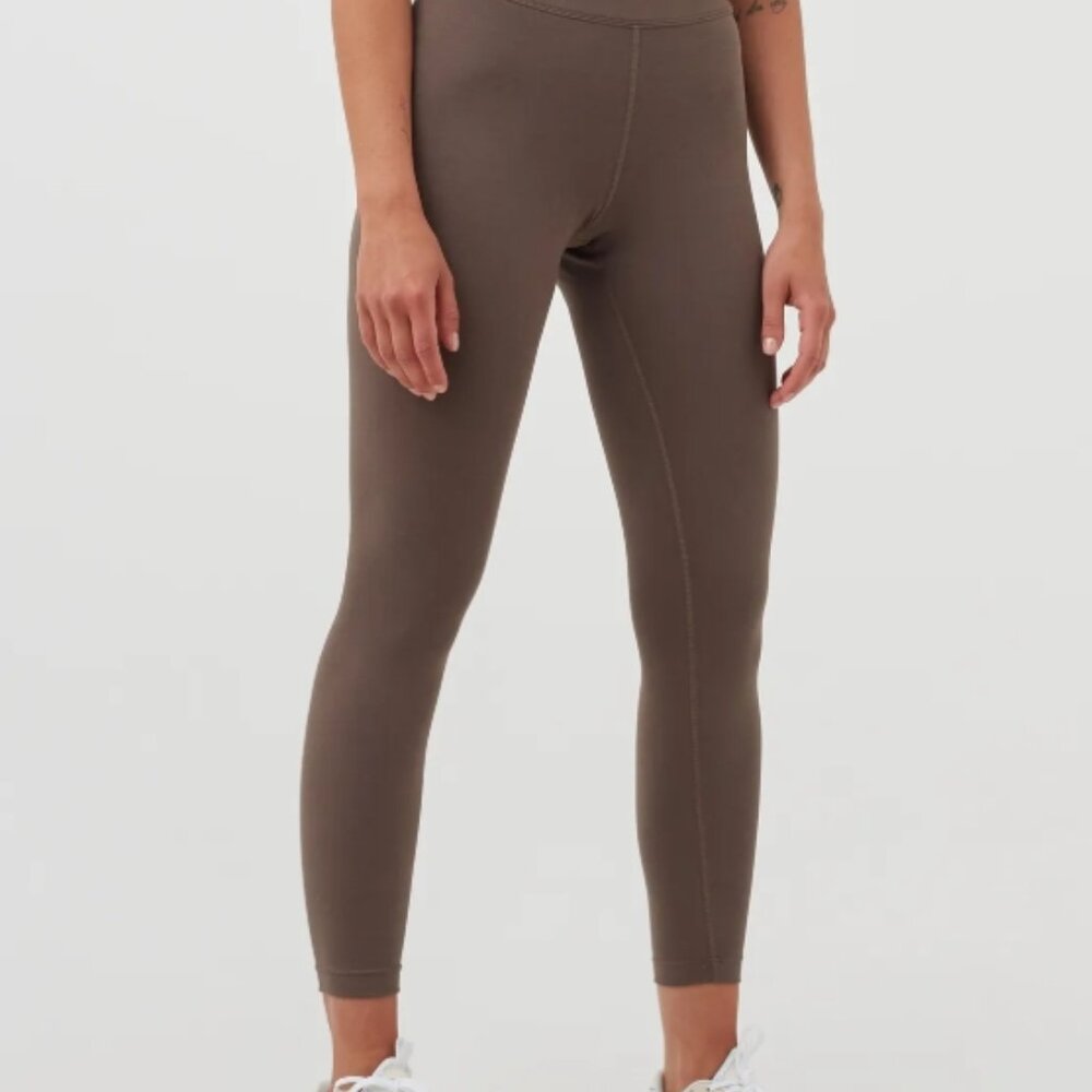 New, Nike Sportswear Essential Brown Leggings